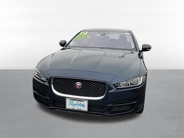 2019 Jaguar XE 25t Premium 28