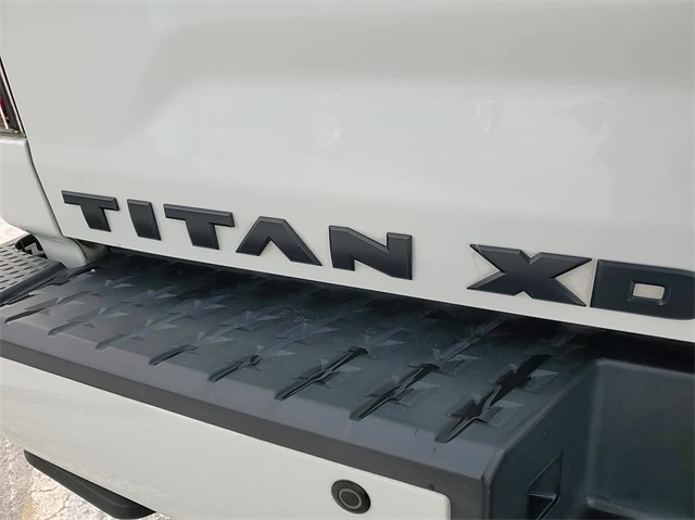 2019 Nissan Titan XD SL 8