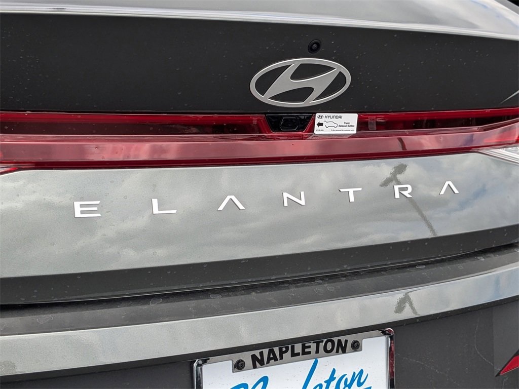 2025 Hyundai Elantra SEL 9