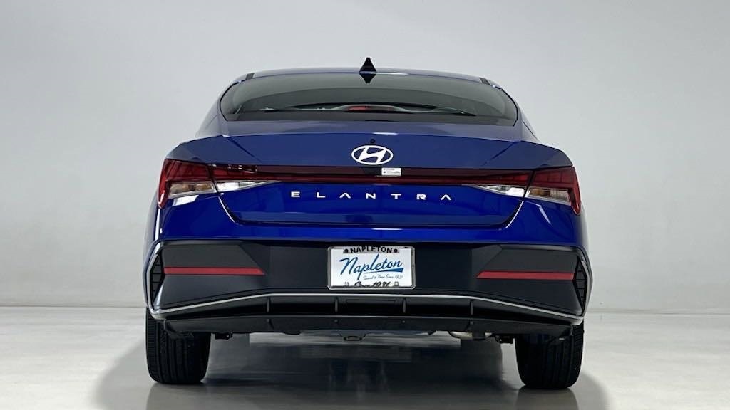 2024 Hyundai Elantra SEL 5