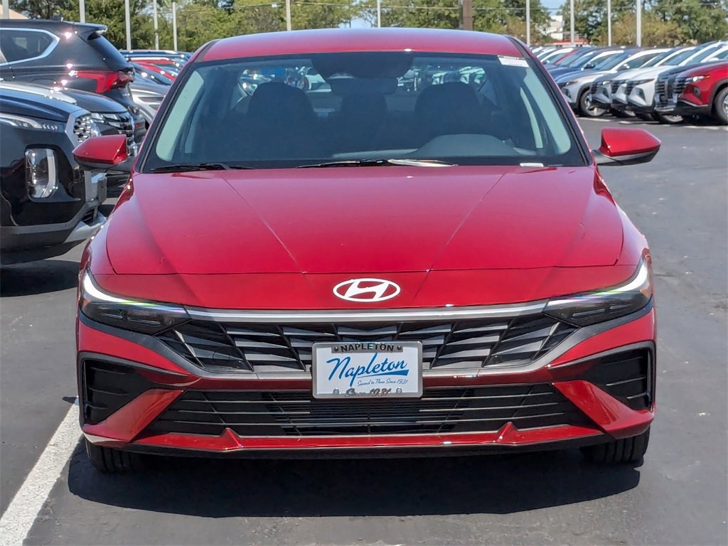 2025 Hyundai Elantra SE 2