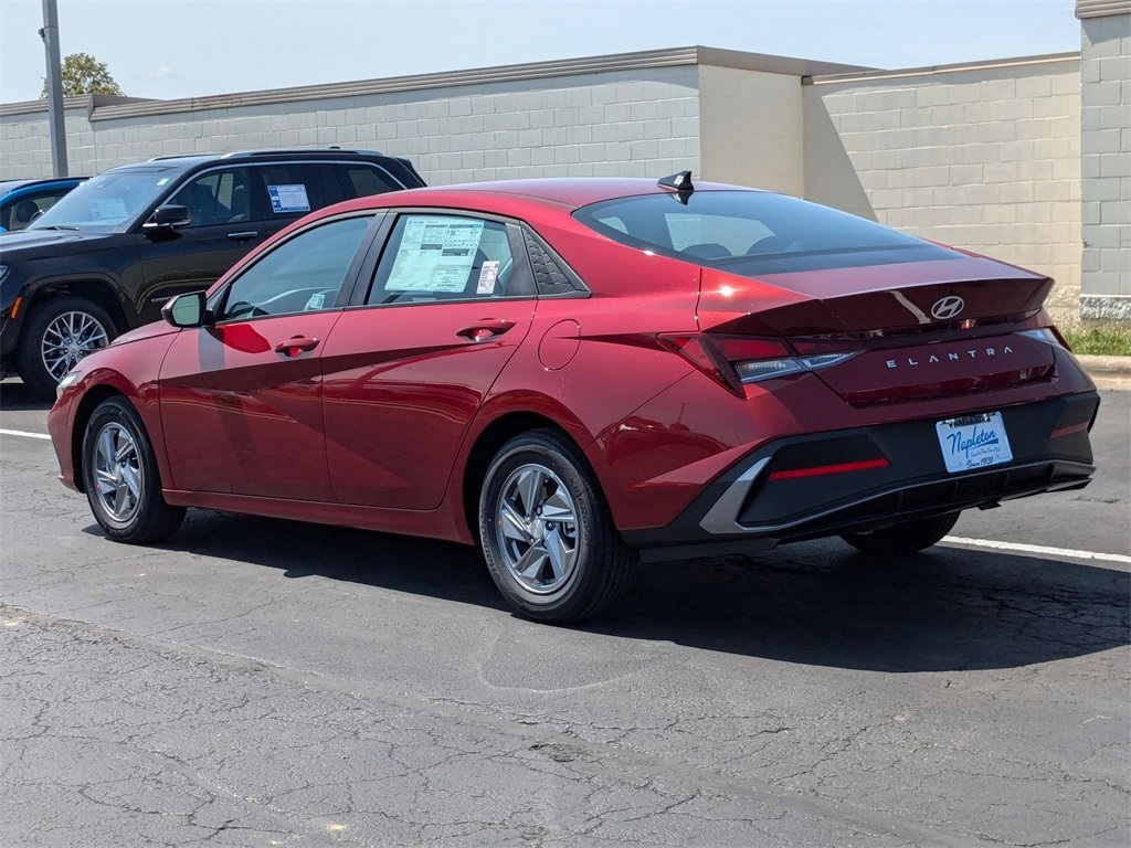 2025 Hyundai Elantra SE 4