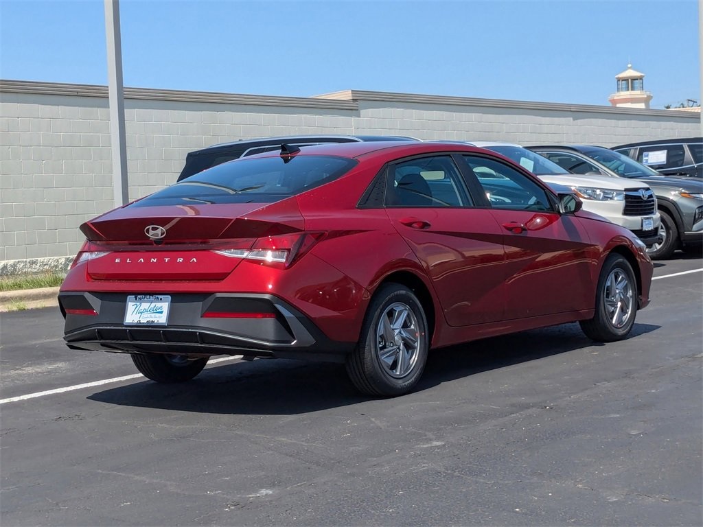 2025 Hyundai Elantra SE 6