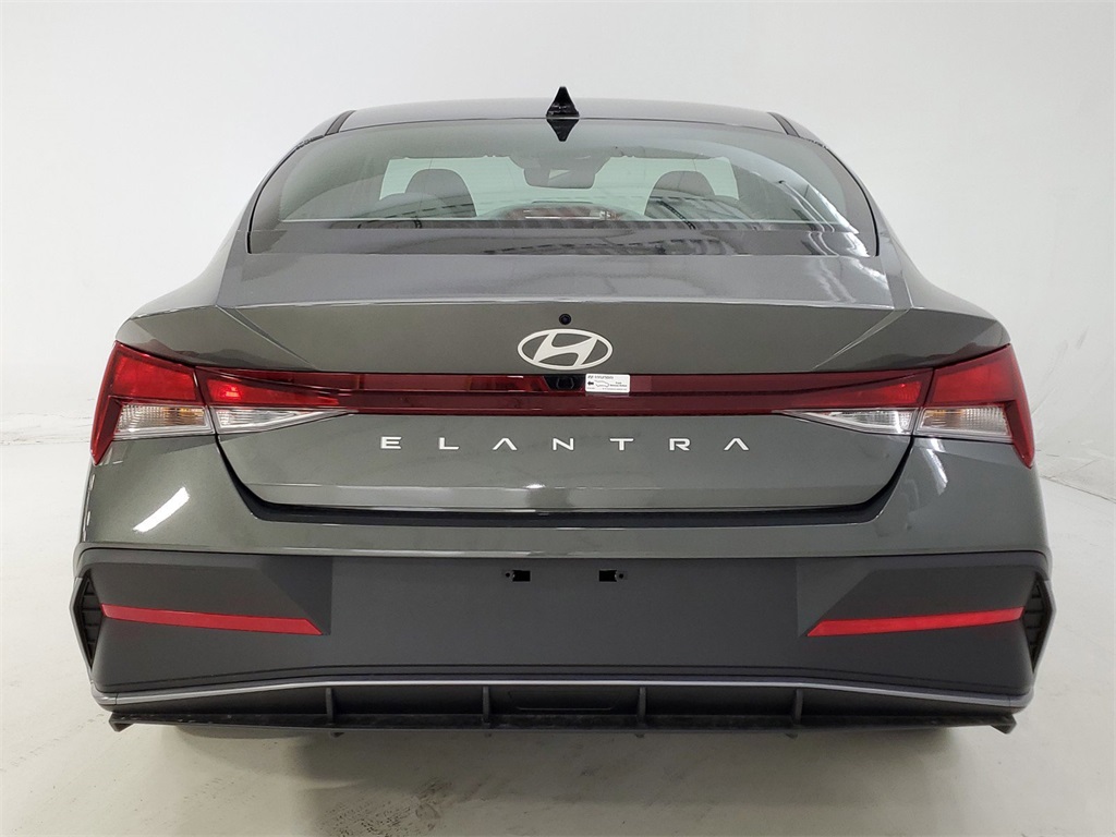 2024 Hyundai Elantra SEL 5