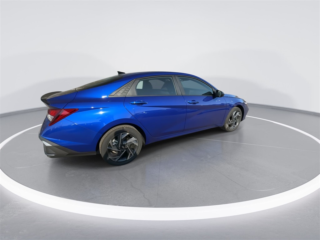 2025 Hyundai Elantra SEL 11