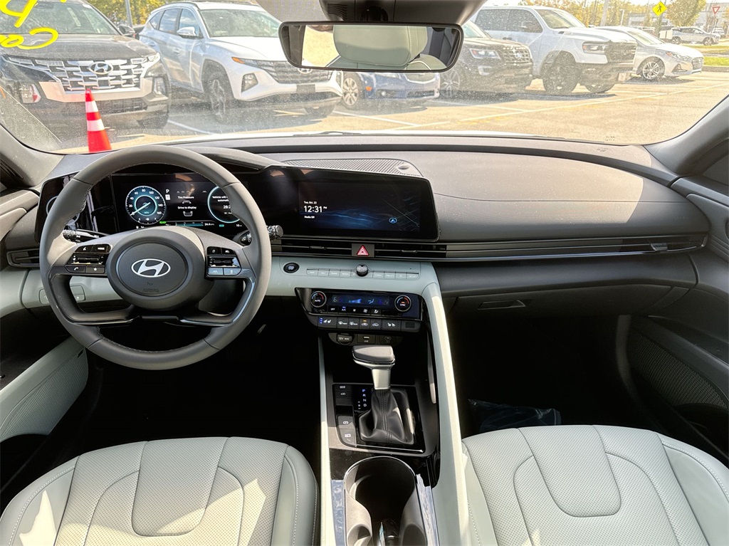 2025 Hyundai Elantra Hybrid Limited 20