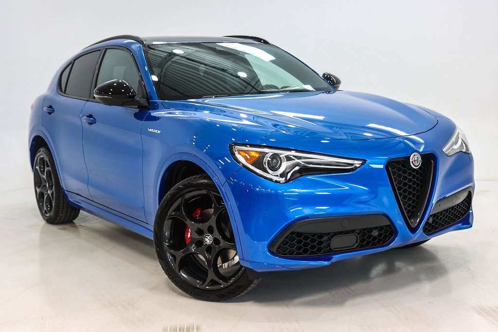 2023 Alfa Romeo Stelvio Veloce 1