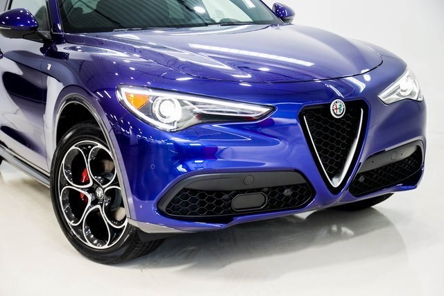 2023 Alfa Romeo Stelvio Ti 23