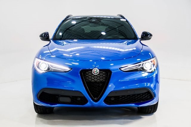 2023 Alfa Romeo Stelvio Veloce 2