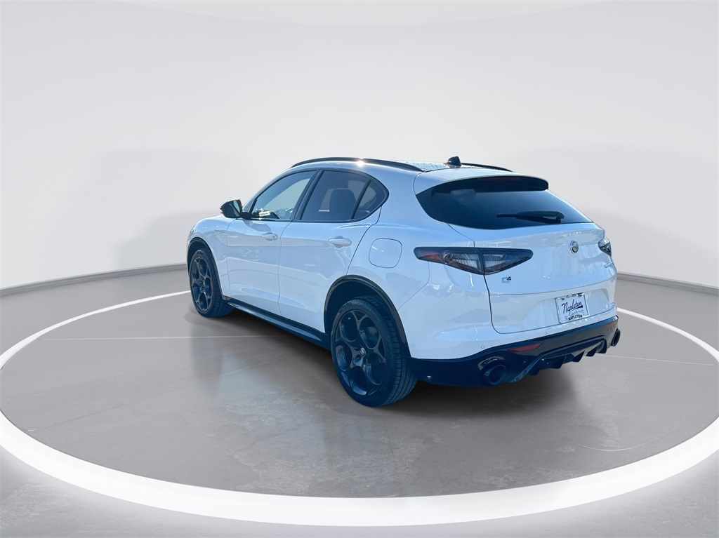 2024 Alfa Romeo Stelvio Veloce 5