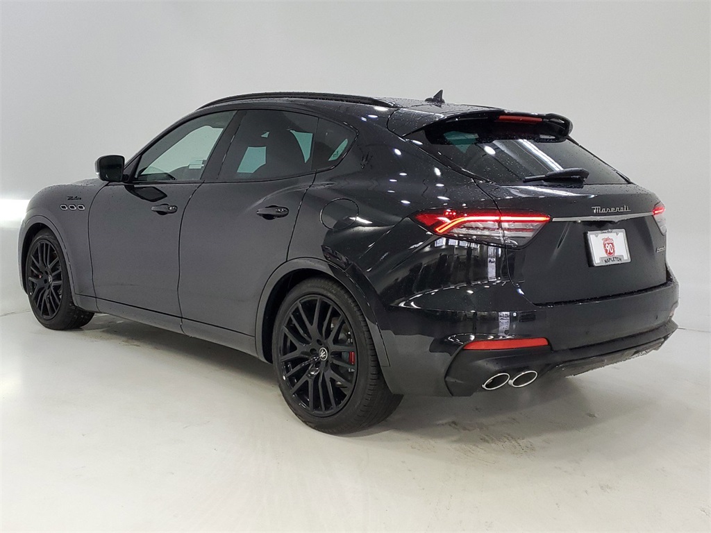 2024 Maserati Levante Modena 4