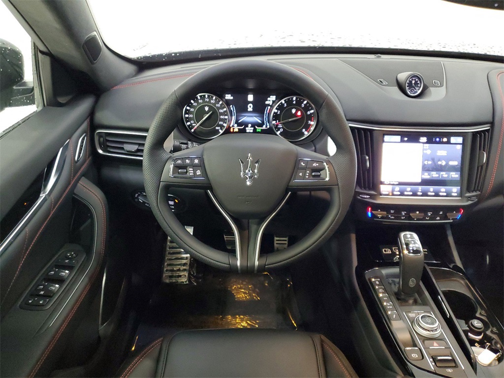 2024 Maserati Levante Modena 11