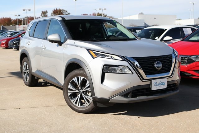 2022 Nissan Rogue SV 2