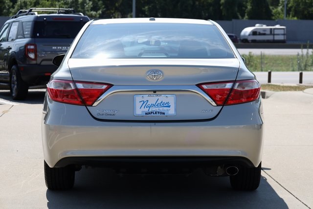 2015 Toyota Camry XLE 6