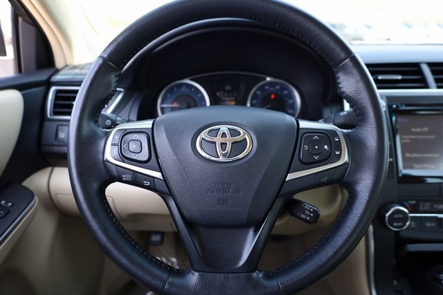 2015 Toyota Camry XLE 11