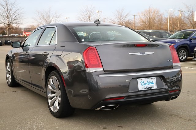 2019 Chrysler 300 Touring 6