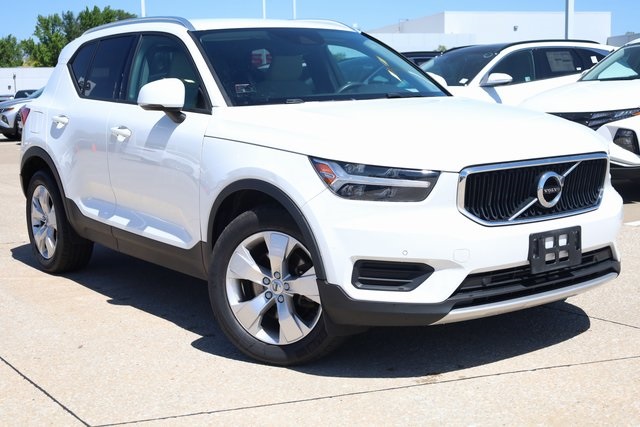 2020 Volvo XC40 Momentum 2