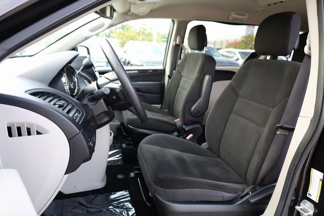 2019 Dodge Grand Caravan SE 17