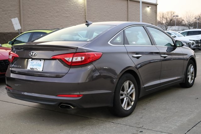 2016 Hyundai Sonata Base 4