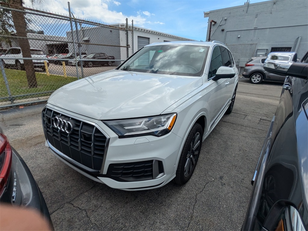 2022 Audi Q7 45 Premium Plus 1