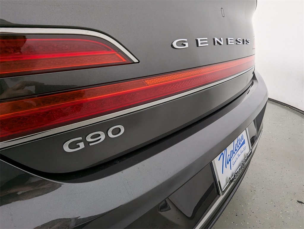 2022 Genesis G90 5.0 Ultimate 8