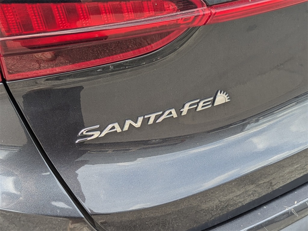 2022 Hyundai Santa Fe SE 11