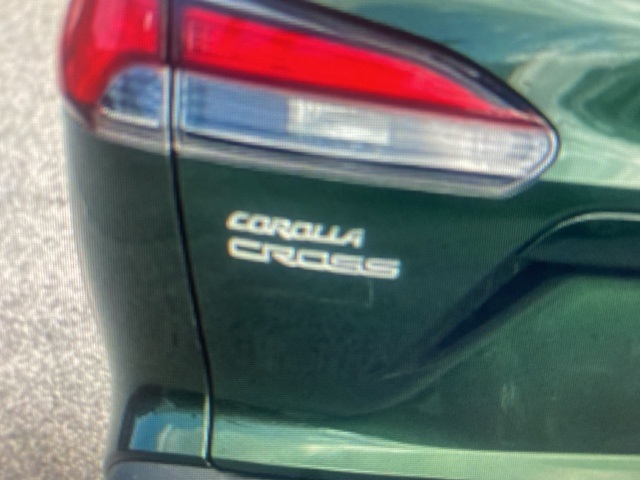 2022 Toyota Corolla Cross XLE 19