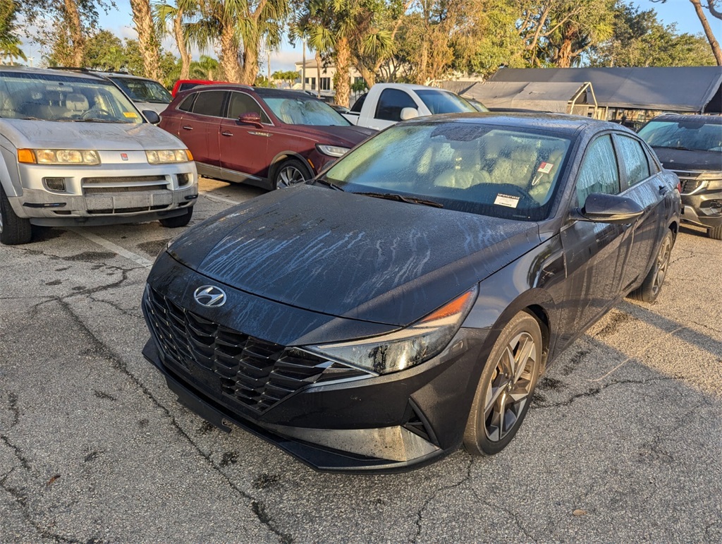 2022 Hyundai Elantra Limited 3