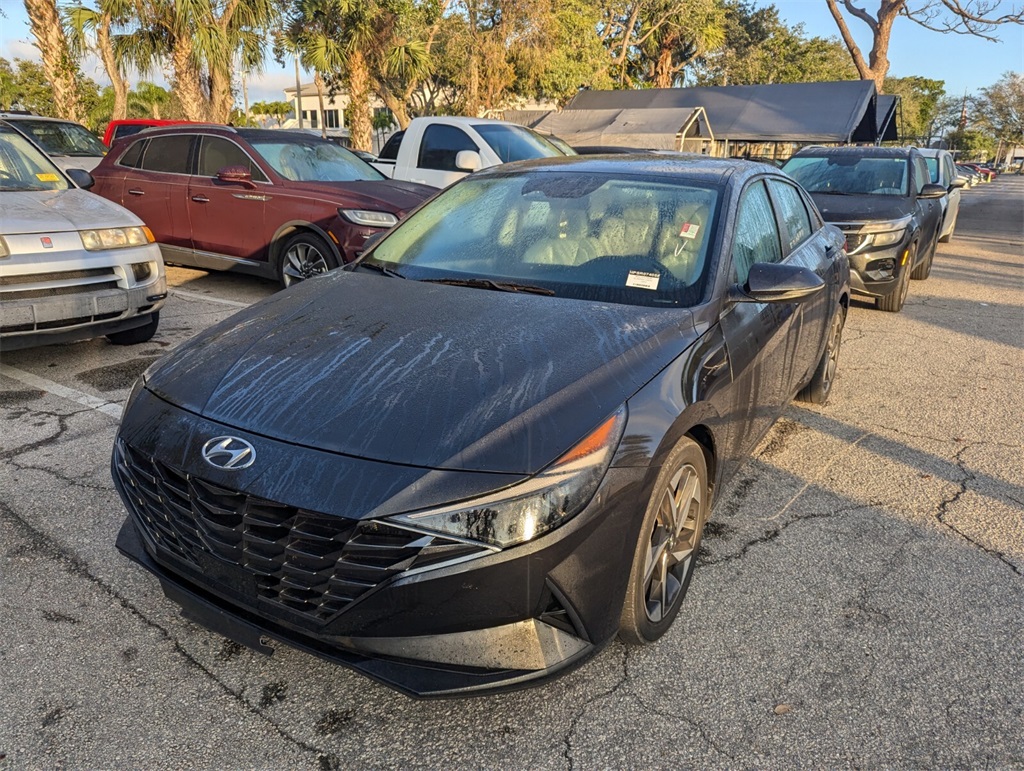 2022 Hyundai Elantra Limited 5