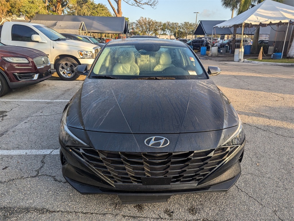 2022 Hyundai Elantra Limited 9