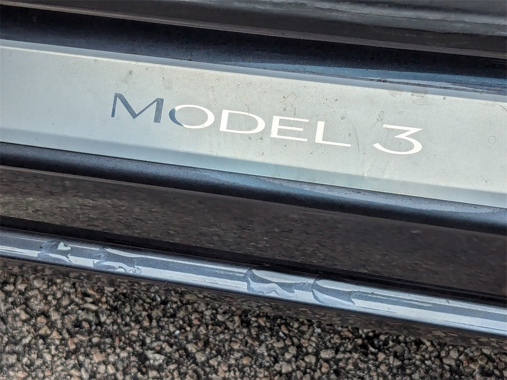 2018 Tesla Model 3  25