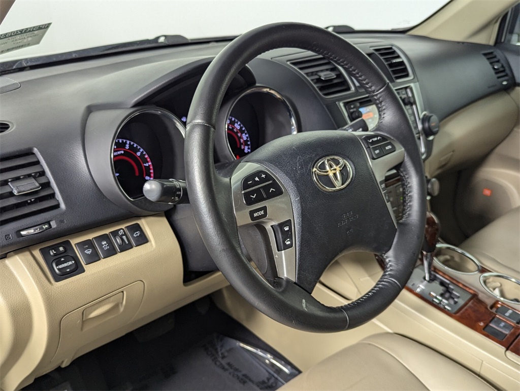 2013 Toyota Highlander Limited 11