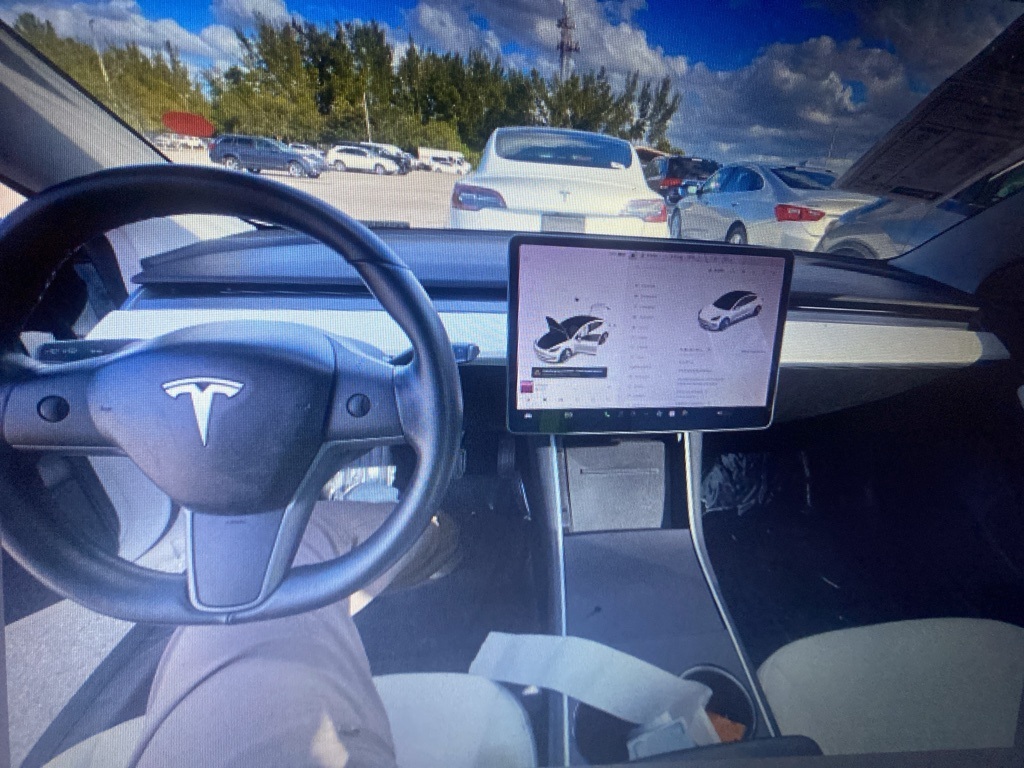 2018 Tesla Model 3 Mid Range 22