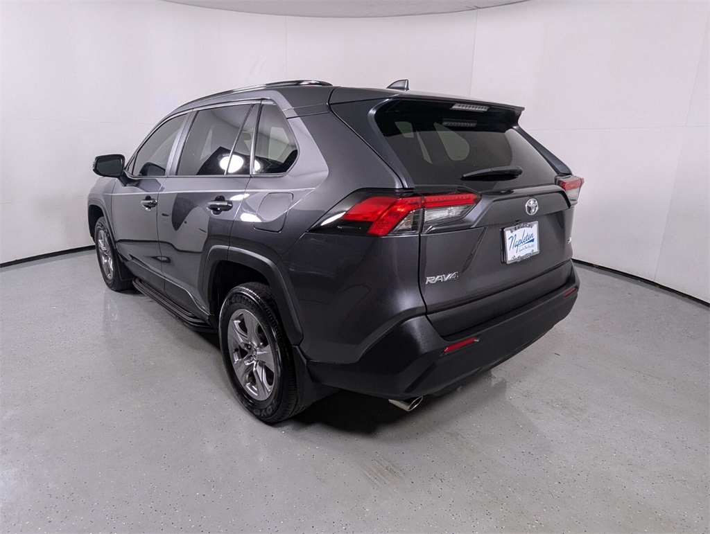 2023 Toyota RAV4 XLE 5