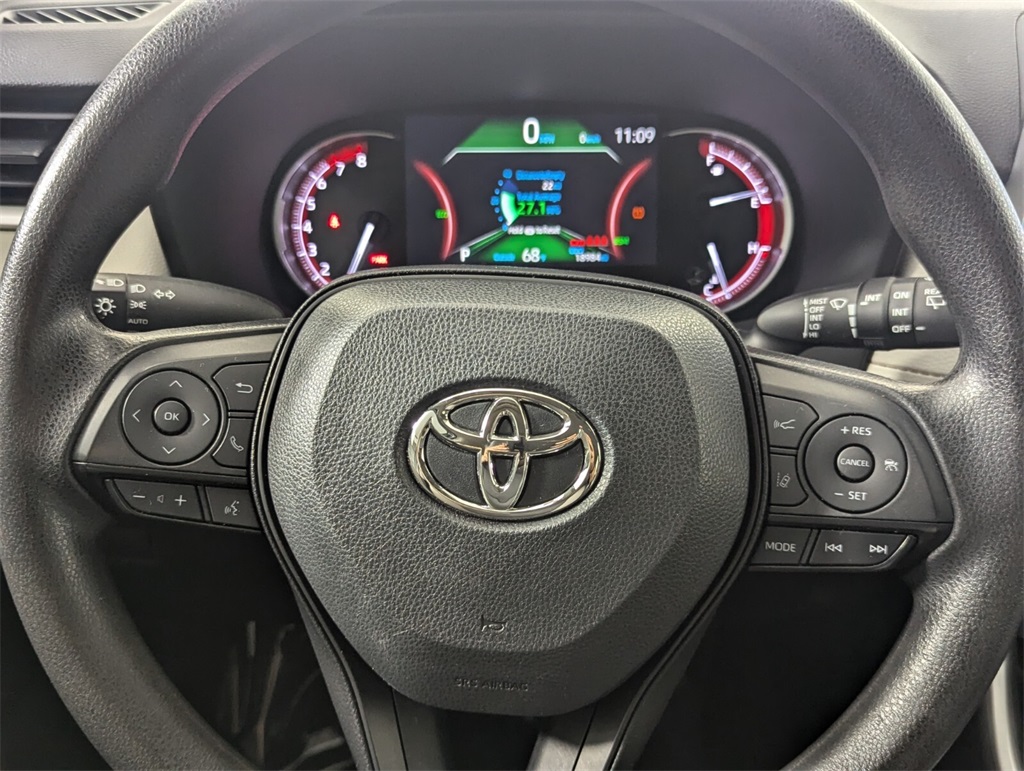 2023 Toyota RAV4 XLE 17