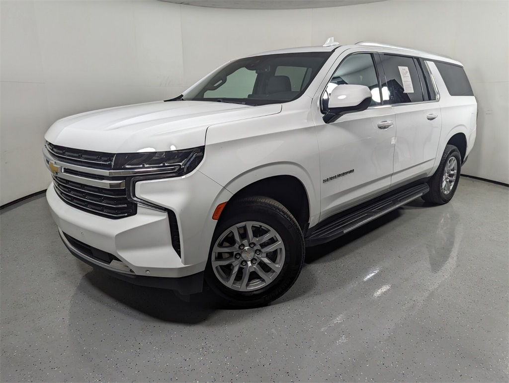 2023 Chevrolet Suburban LT 3