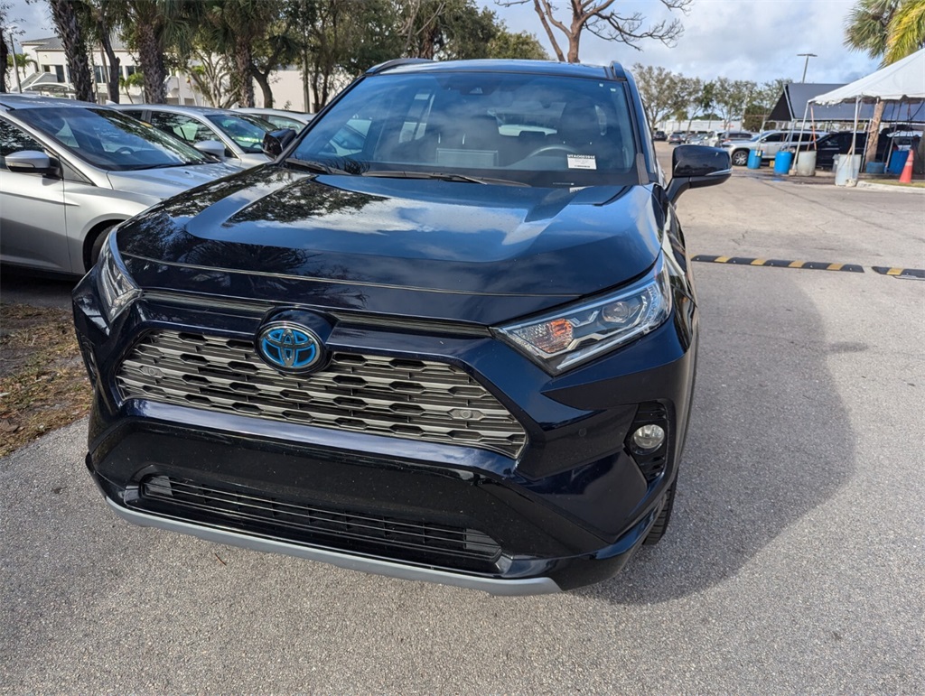 2020 Toyota RAV4 Hybrid XSE 4