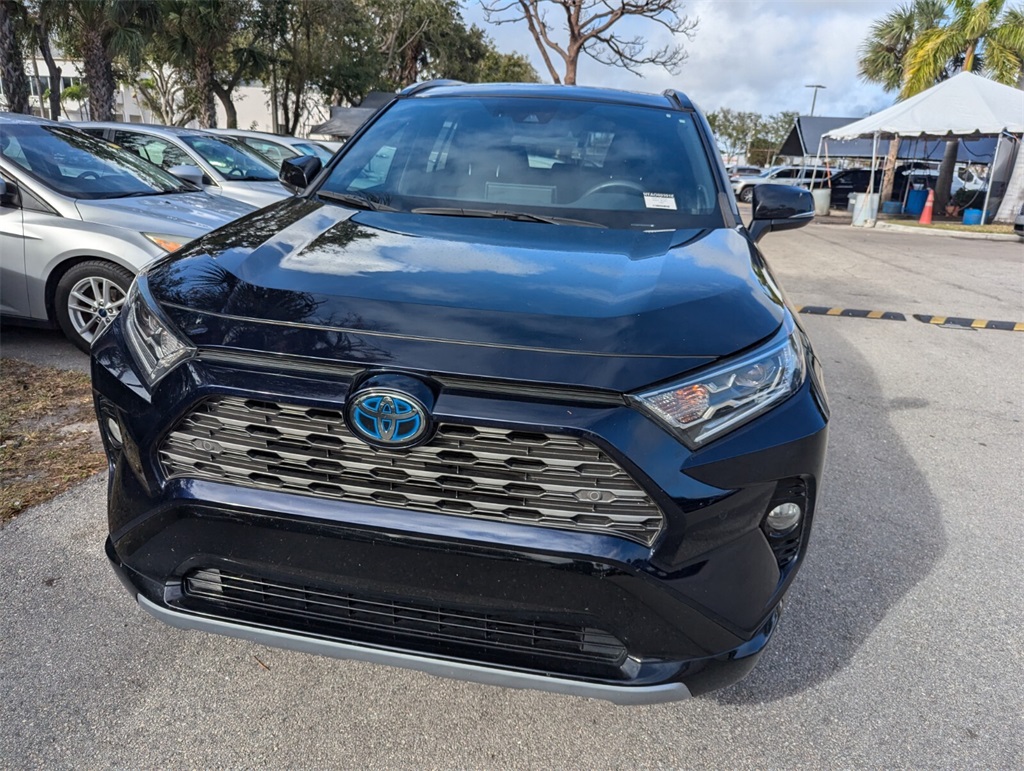 2020 Toyota RAV4 Hybrid XSE 5