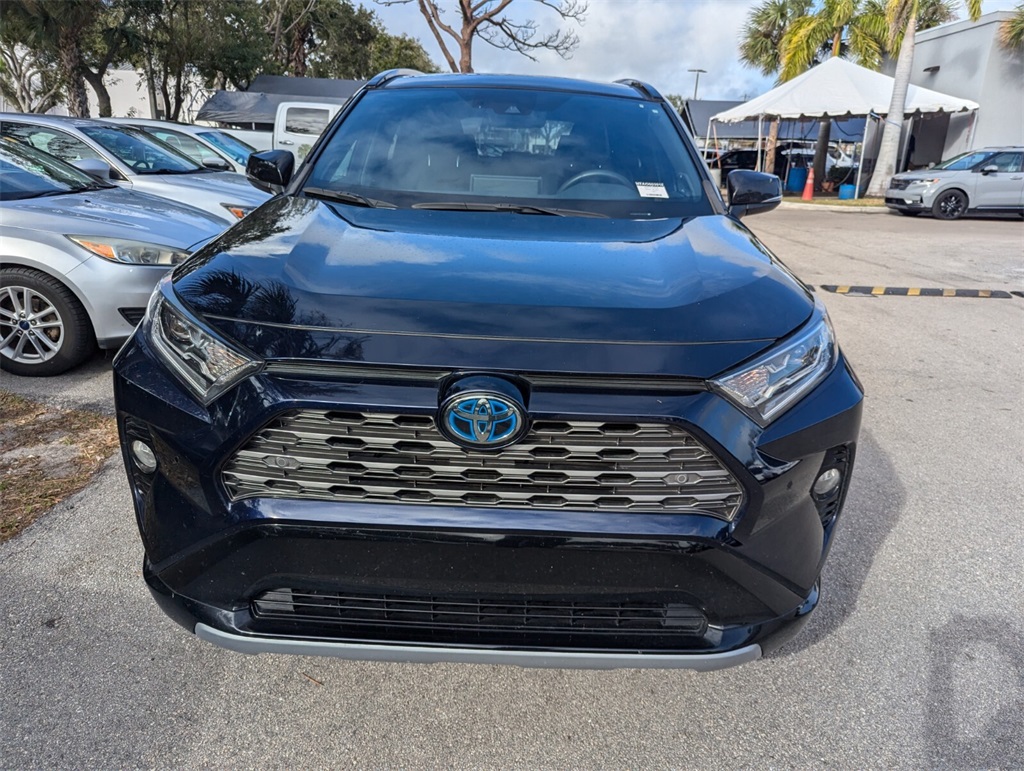 2020 Toyota RAV4 Hybrid XSE 6