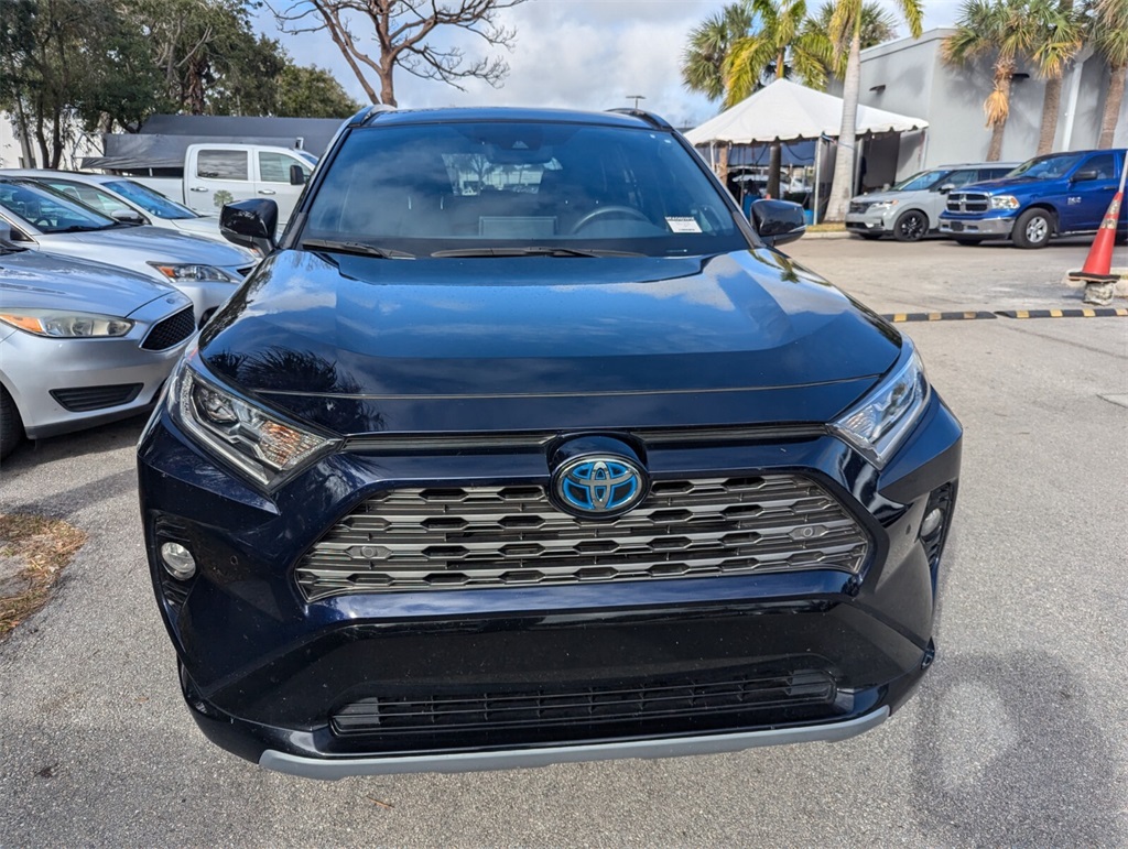 2020 Toyota RAV4 Hybrid XSE 7