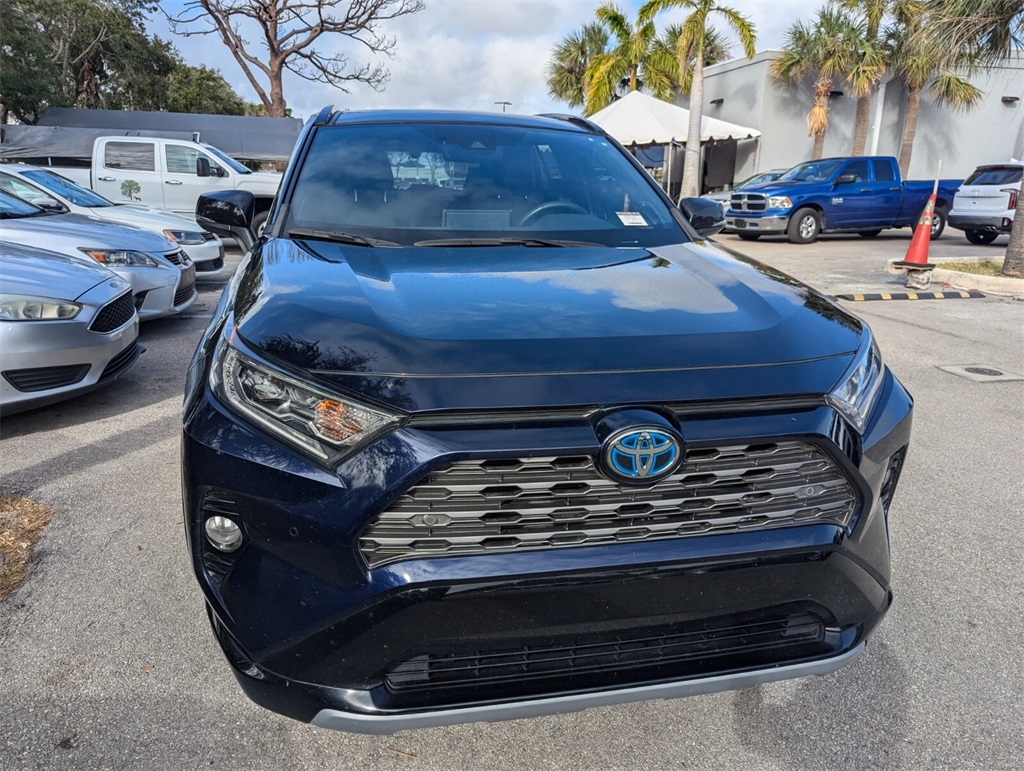 2020 Toyota RAV4 Hybrid XSE 8