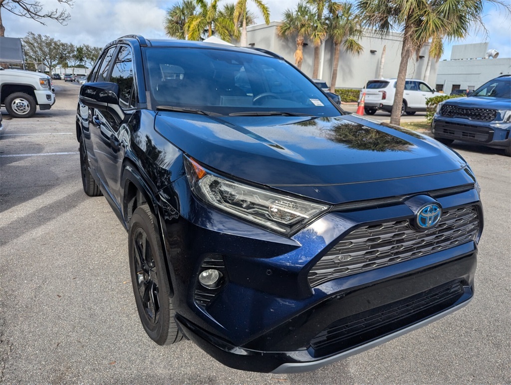 2020 Toyota RAV4 Hybrid XSE 12