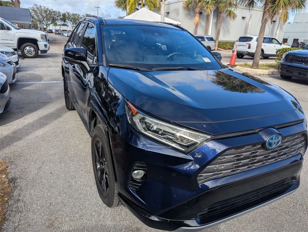 2020 Toyota RAV4 Hybrid XSE 13