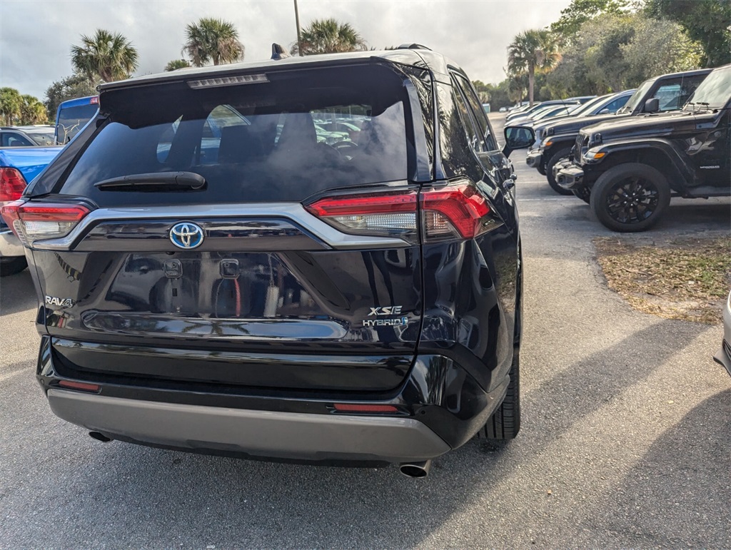 2020 Toyota RAV4 Hybrid XSE 19