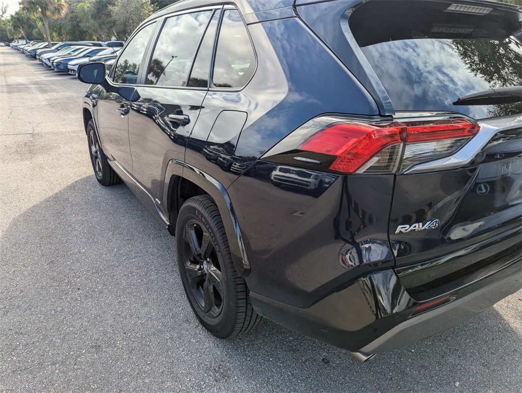 2020 Toyota RAV4 Hybrid XSE 21