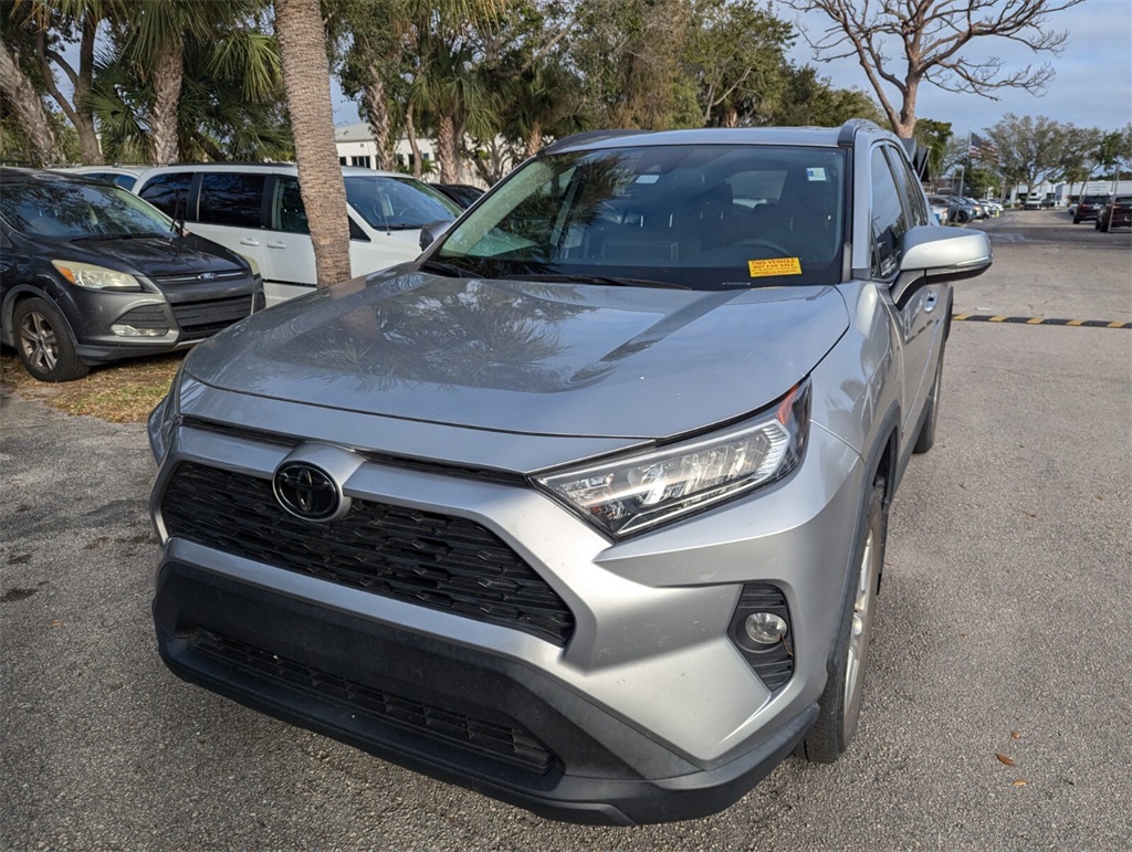 2020 Toyota RAV4 XLE 4