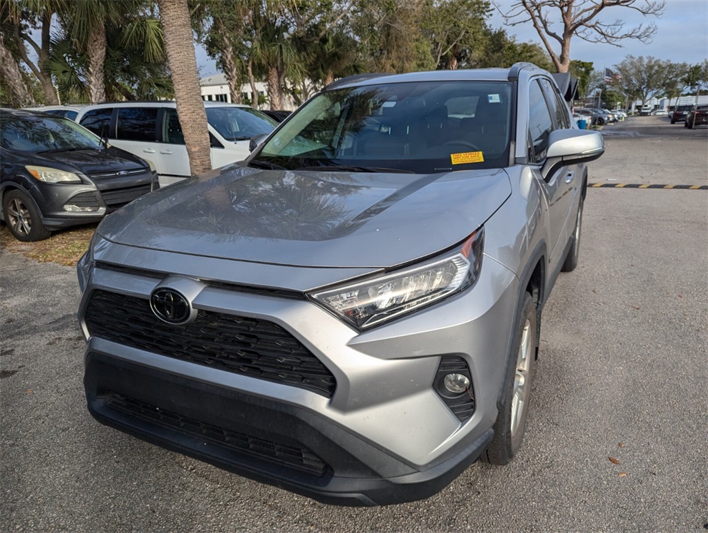 2020 Toyota RAV4 XLE 6