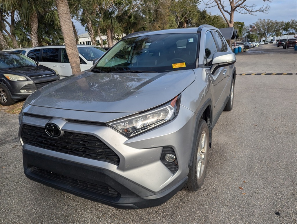 2020 Toyota RAV4 XLE 7