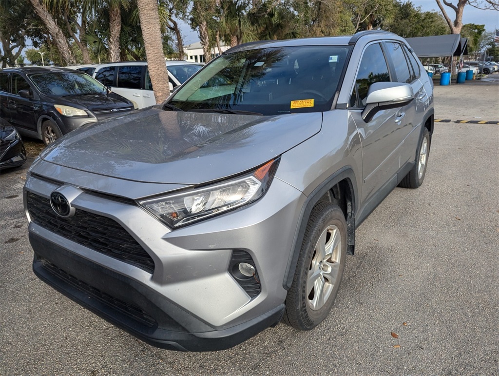 2020 Toyota RAV4 XLE 9