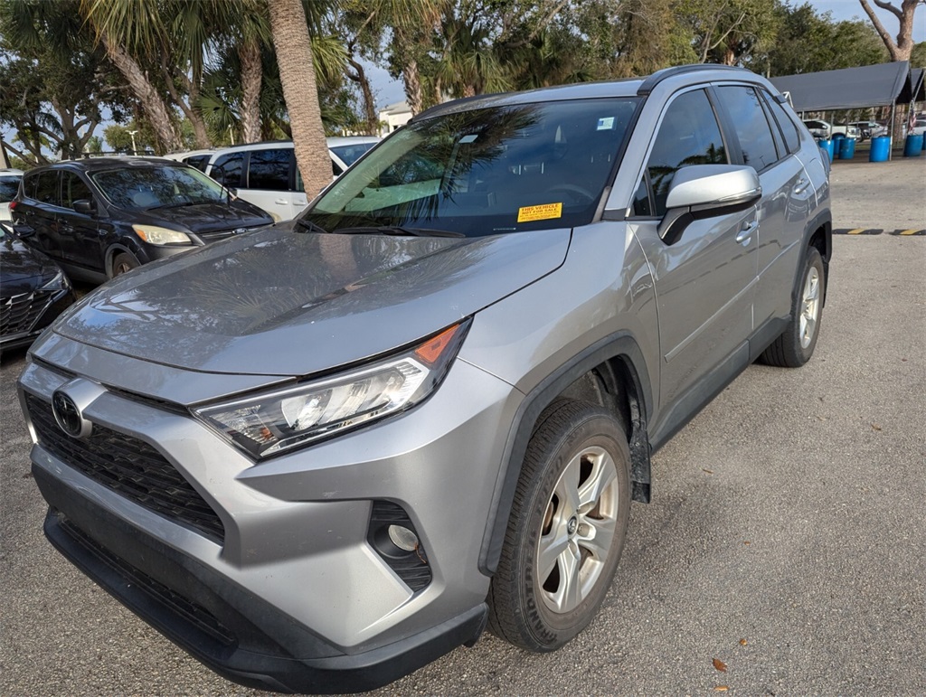 2020 Toyota RAV4 XLE 10